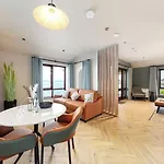 Gold Coast Hotel