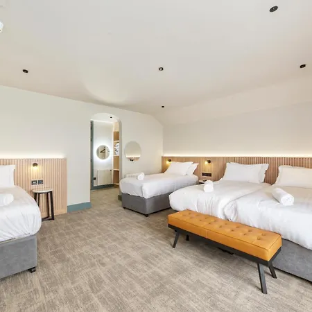 Gold Coast Hotel