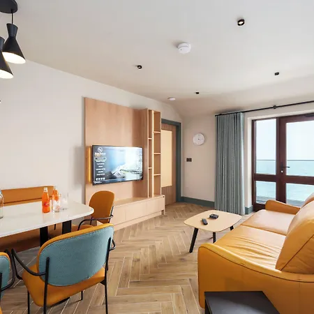 Gold Coast Hotel